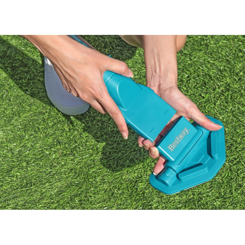 Kit d’entretien piscine avec aspirateur et épuisette AquaSurge Kit d’entretien piscine avec aspirateur et épuisette AquaSurge