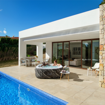 Spa gonflable carré Lay-Z-Spa Hawaii Smart Luxe AirJet 4-6 personnes WIFI Bestway