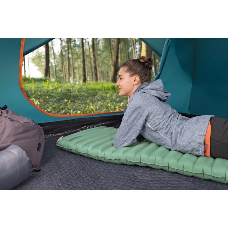 Matelas gonflable Regular AdventuRest™ Bestway® pour un sommeil au chaud Matelas gonflable Regular AdventuRest™ Bestway® pour un sommeil au chaud