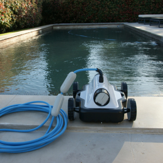 Robot piscine Mia - fond plat - 24 m² max Robot piscine Mia - fond plat - 24 m² max