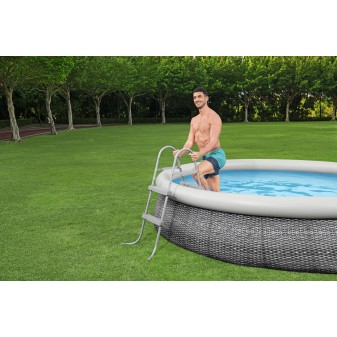 Echelle pour piscine hors sol jusqu'à hauteur 84 cm - 2x2 marches Echelle pour piscine hors sol jusqu'à hauteur 84 cm - 2x2 marches